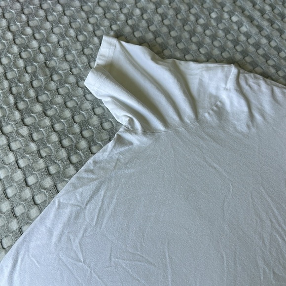 White GymShark T-Shirt - Picture 4 of 8